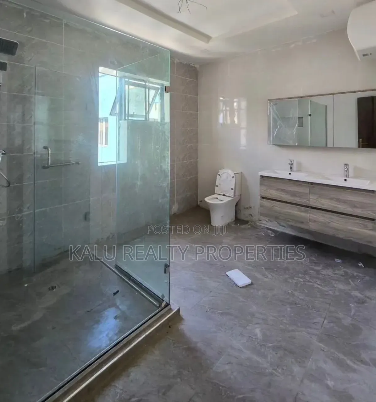 5bdrm Duplex in Orchid Road, Lekki Phase 2 for sale in Lekki Phase 2