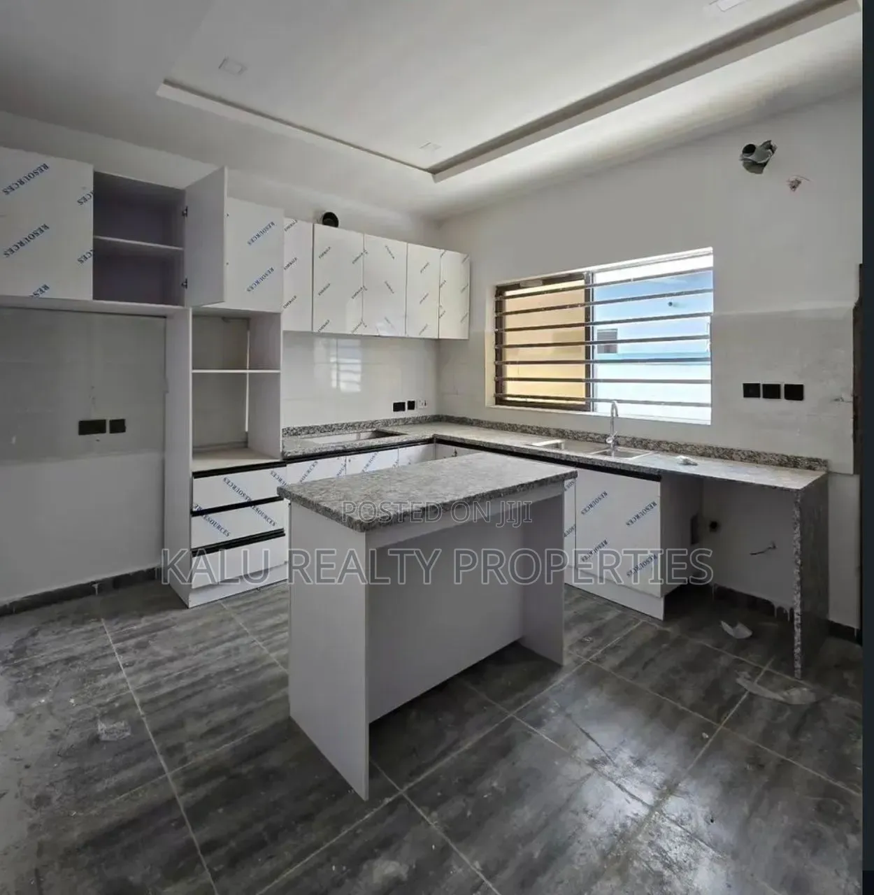 5bdrm Duplex in Orchid Road, Lekki Phase 2 for sale in Lekki Phase 2