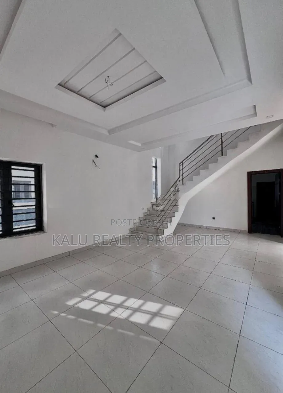 5bdrm Duplex in Orchid Road, Lekki Phase 2 for sale in Lekki Phase 2