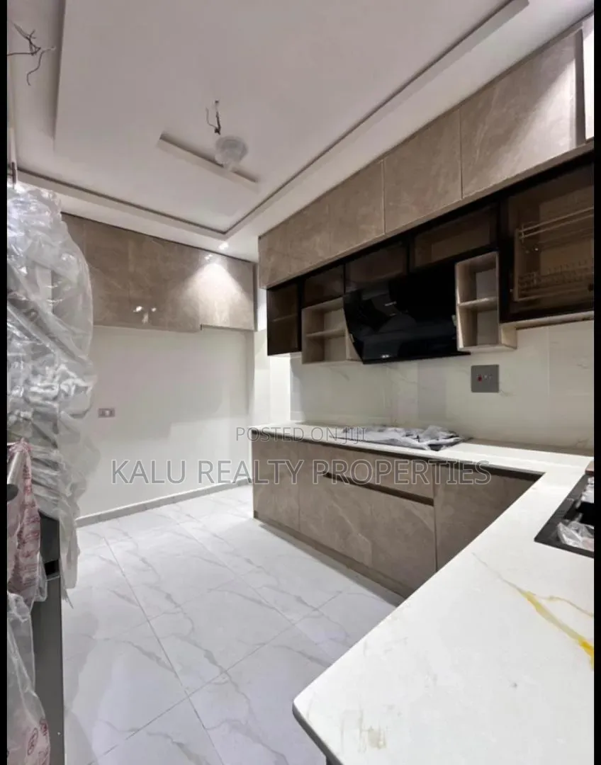 4bdrm Duplex in Orchid Road, Lekki Phase 2 for sale in Lekki Phase 2