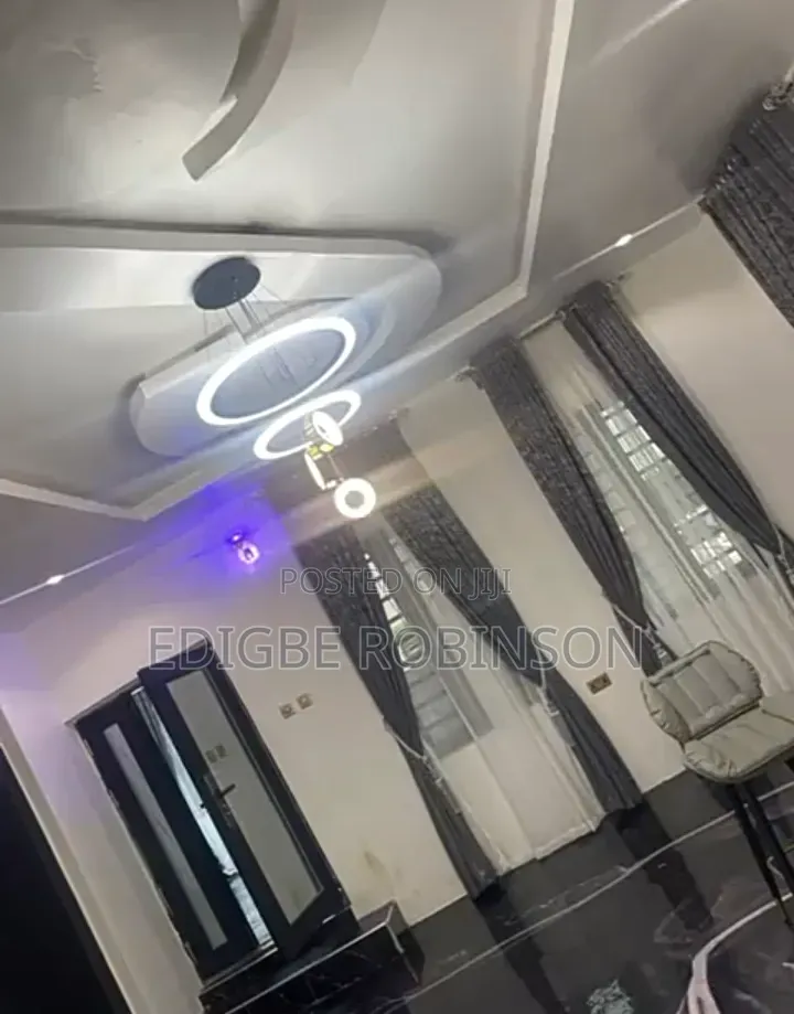 3bdrm Penthouse in Opete Estate, Warri for sale in Warri