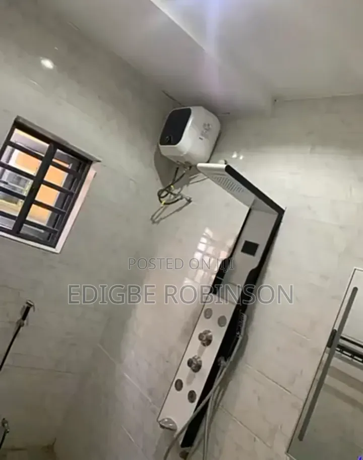 3bdrm Penthouse in Opete Estate, Warri for sale in Warri