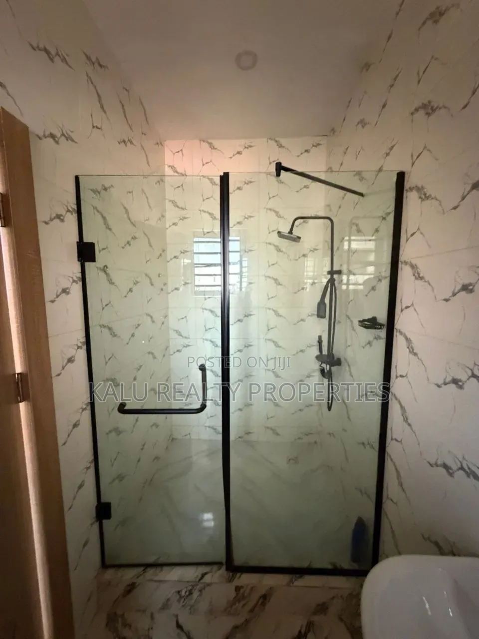 4bdrm Duplex in Ologolo for rent in Ologolo