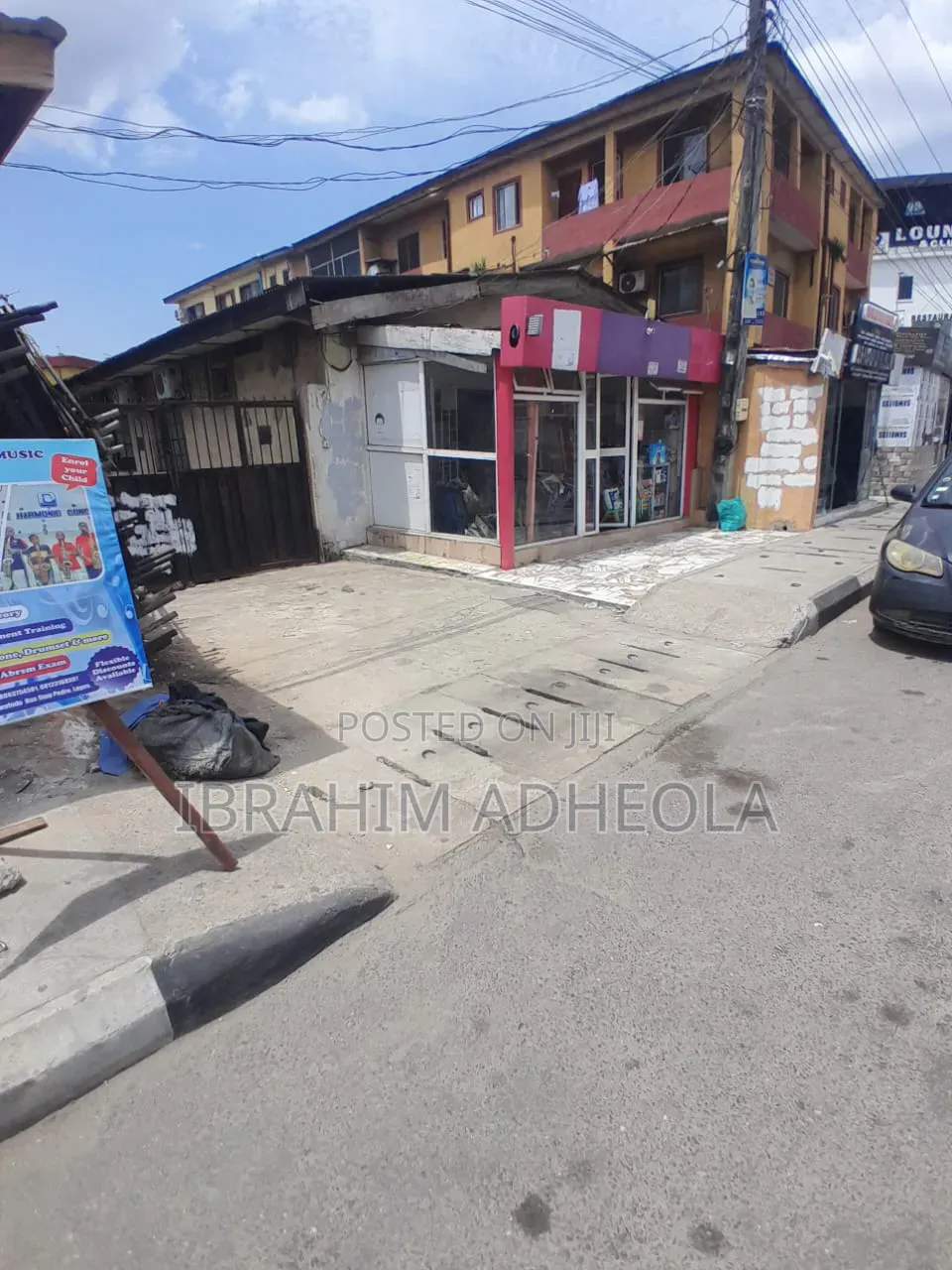 A Demolishable Bungalow on a Plot of Land in Bariga / Shomolu
