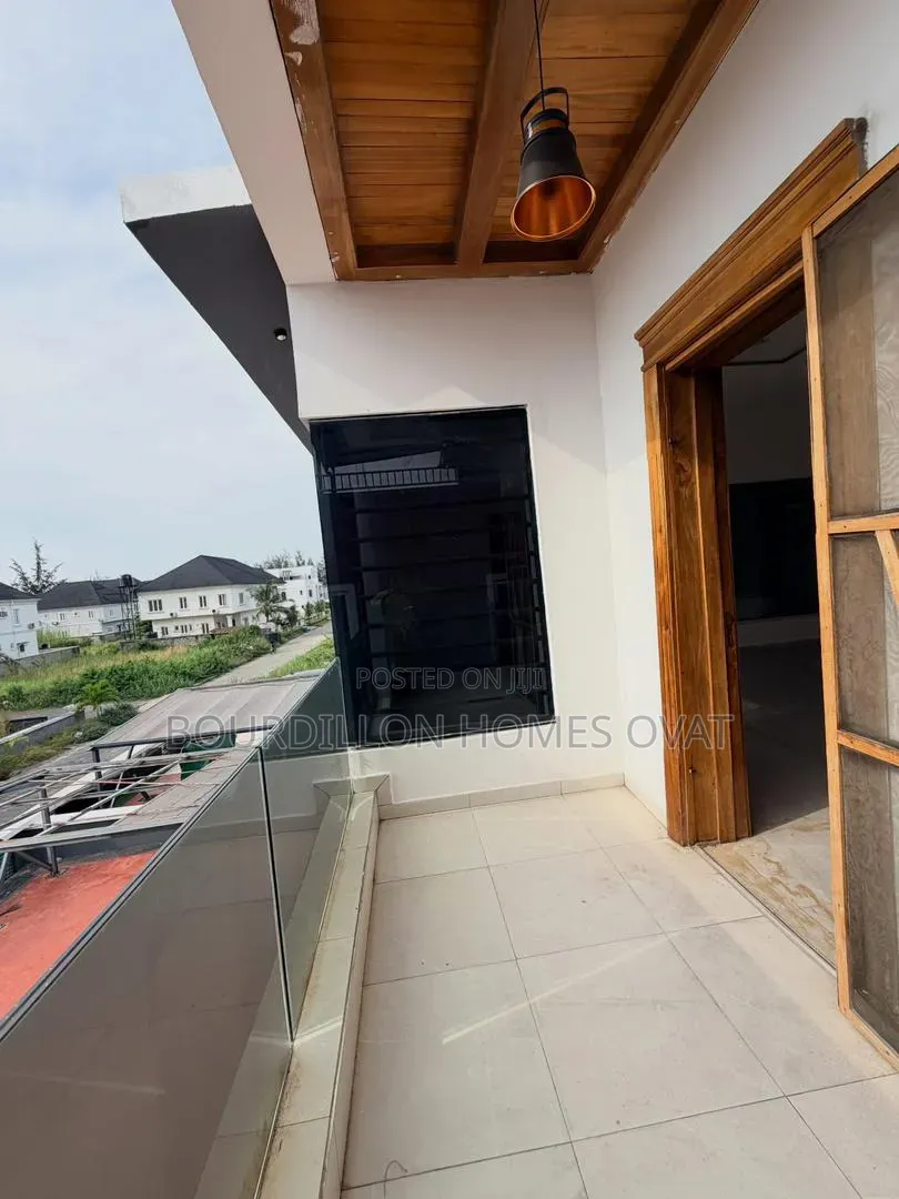 4bdrm Duplex in Megamound Estate for sale in Ikota