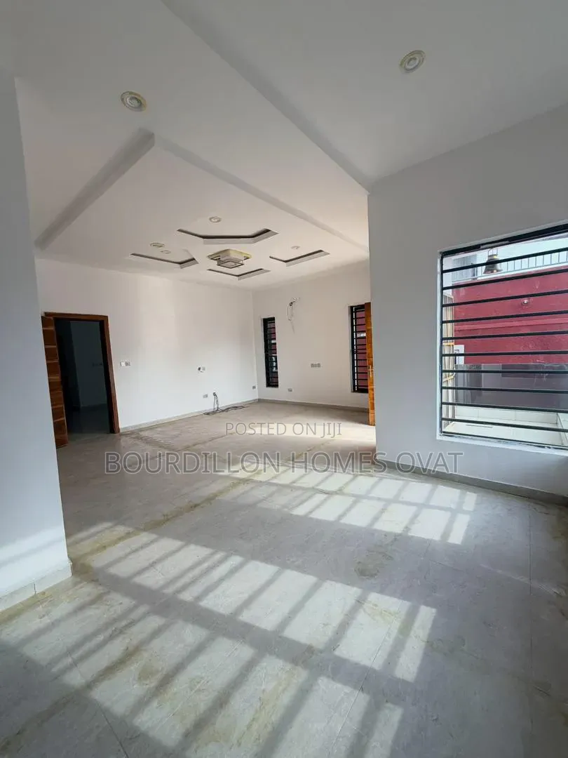 4bdrm Duplex in Megamound Estate for sale in Ikota