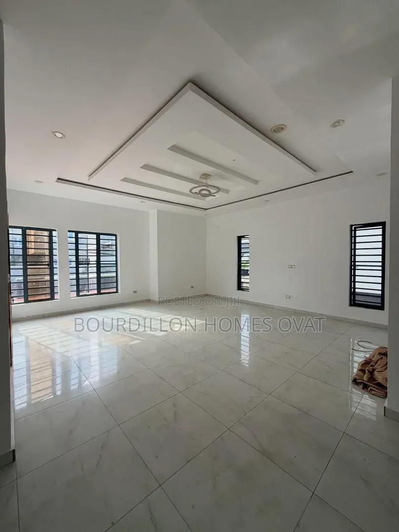 4bdrm Duplex in Megamound Estate for sale in Ikota