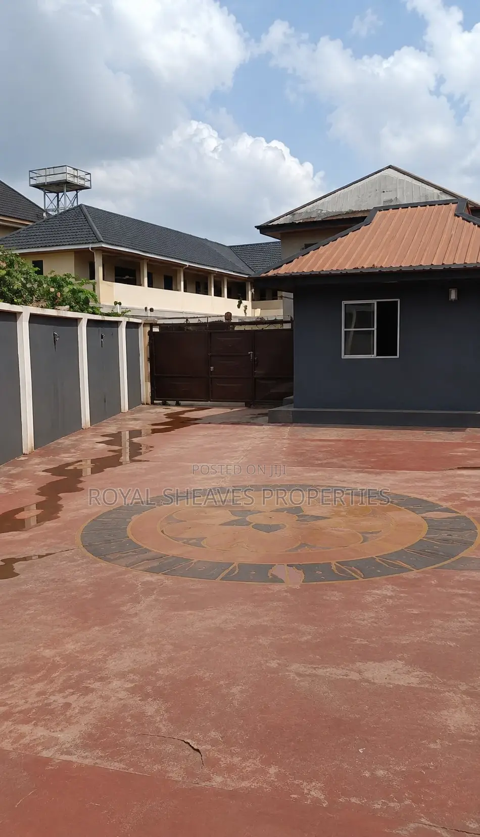 2bdrm Block of Flats in Uzoba for sale in Uzoba