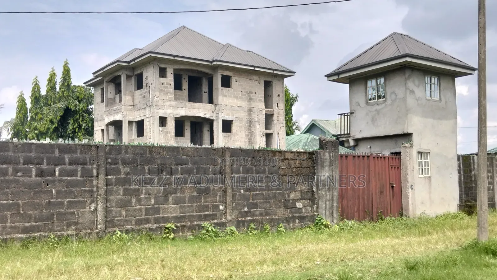 6bdrm Block of Flats in Elelenwo , Near Mtn for sale in Elelenwo