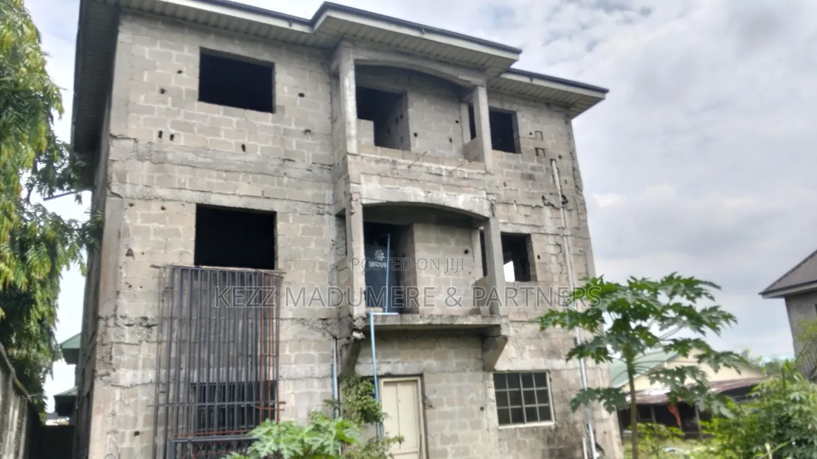 6bdrm Block of Flats in Elelenwo , Near Mtn for sale in Elelenwo