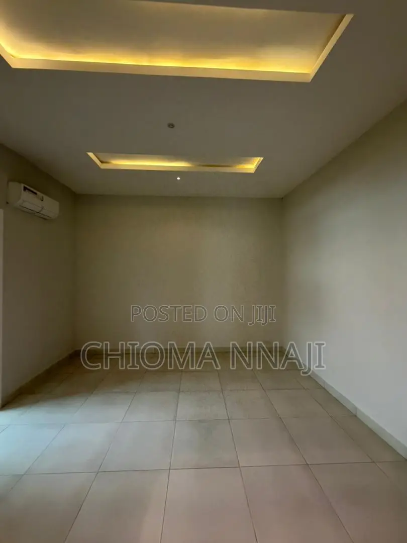 5bdrm Duplex in Lekki Phase 1 for sale in Lekki Phase 1