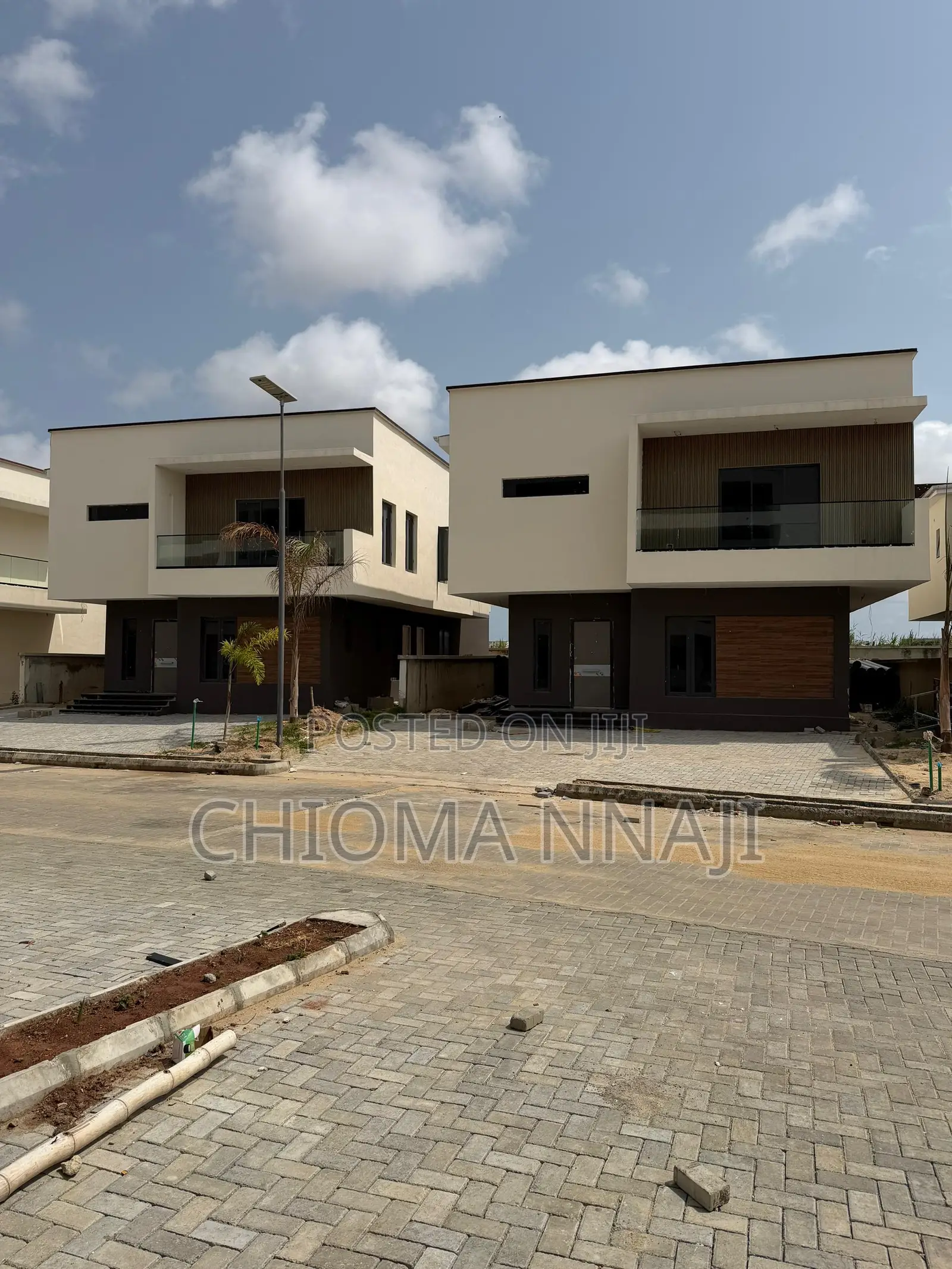 5bdrm Duplex in Lekki Phase 1 for sale in Lekki Phase 1