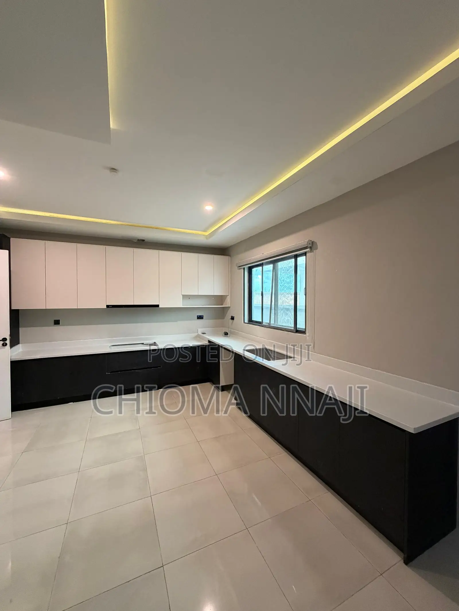 5bdrm Duplex in Lekki Phase 1 for sale in Lekki Phase 1