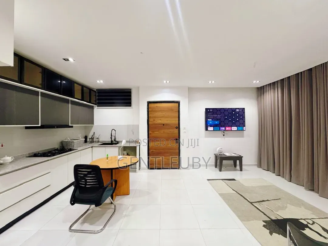 Furnished 2bdrm Apartment in Ologolo, Lekki Phase 2 for rent in Lekki Phase 2