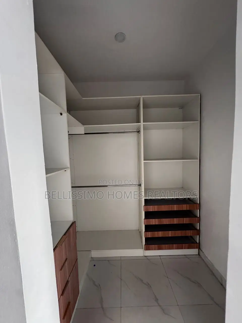 Mini Flat in Ocean Bay Estate, Chevron for rent in Chevron