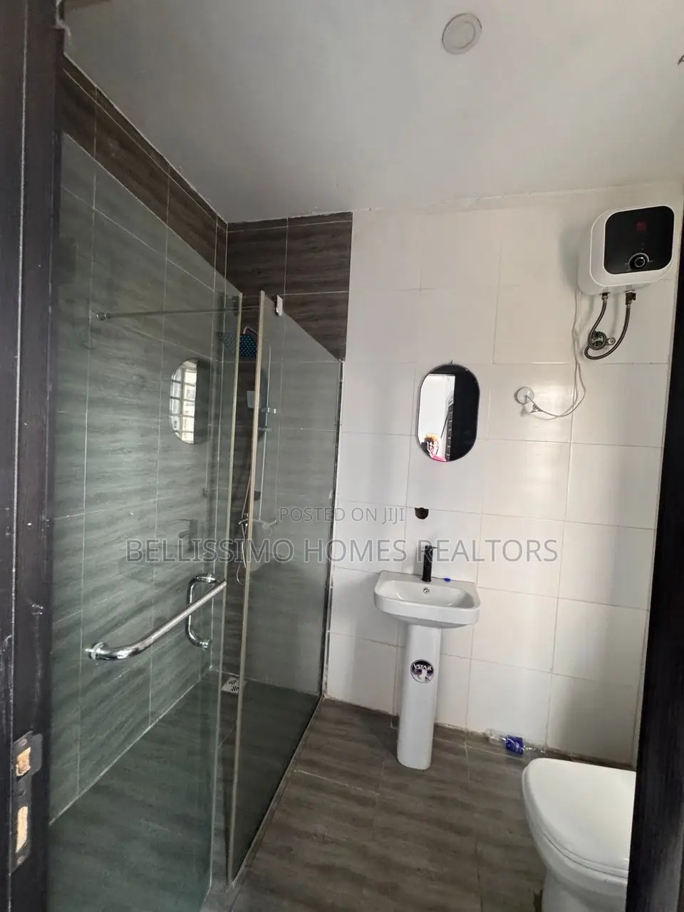 Mini Flat in Ocean Bay Estate, Chevron for rent in Chevron