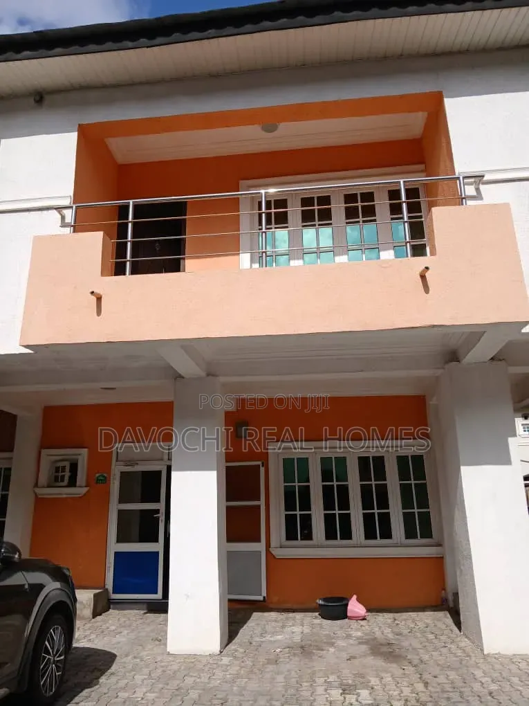 4bdrm Duplex in Chevron for rent in Chevron