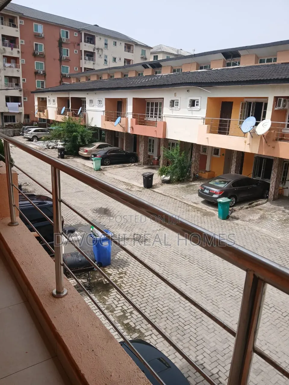4bdrm Duplex in Chevron for rent in Chevron