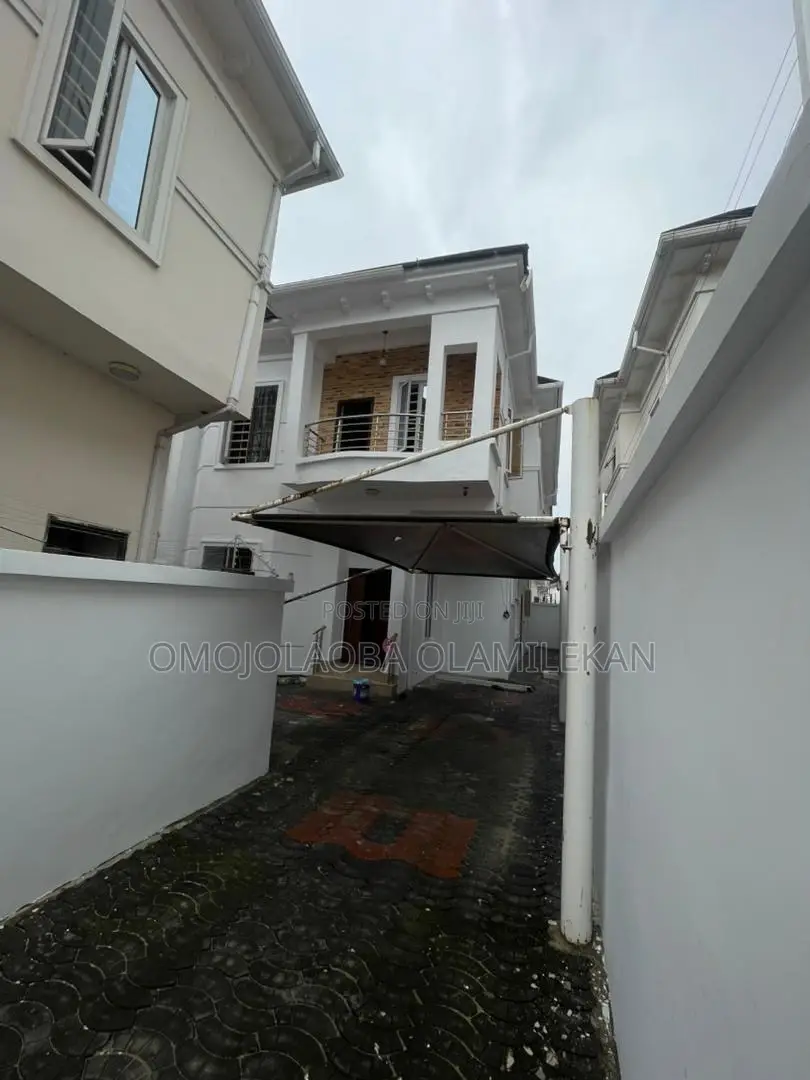 4bdrm Duplex in Chevron for rent in Chevron