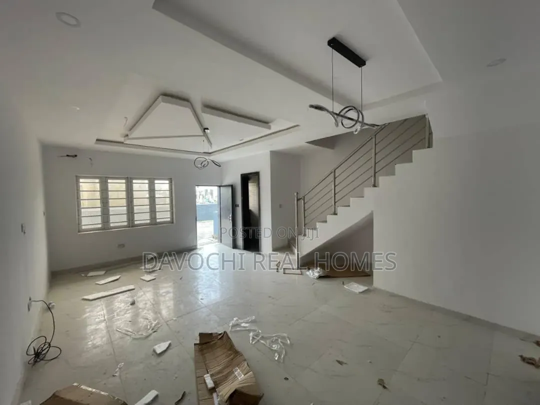 4bdrm Duplex in Lekki Phase 1 for rent in Lekki Phase 1