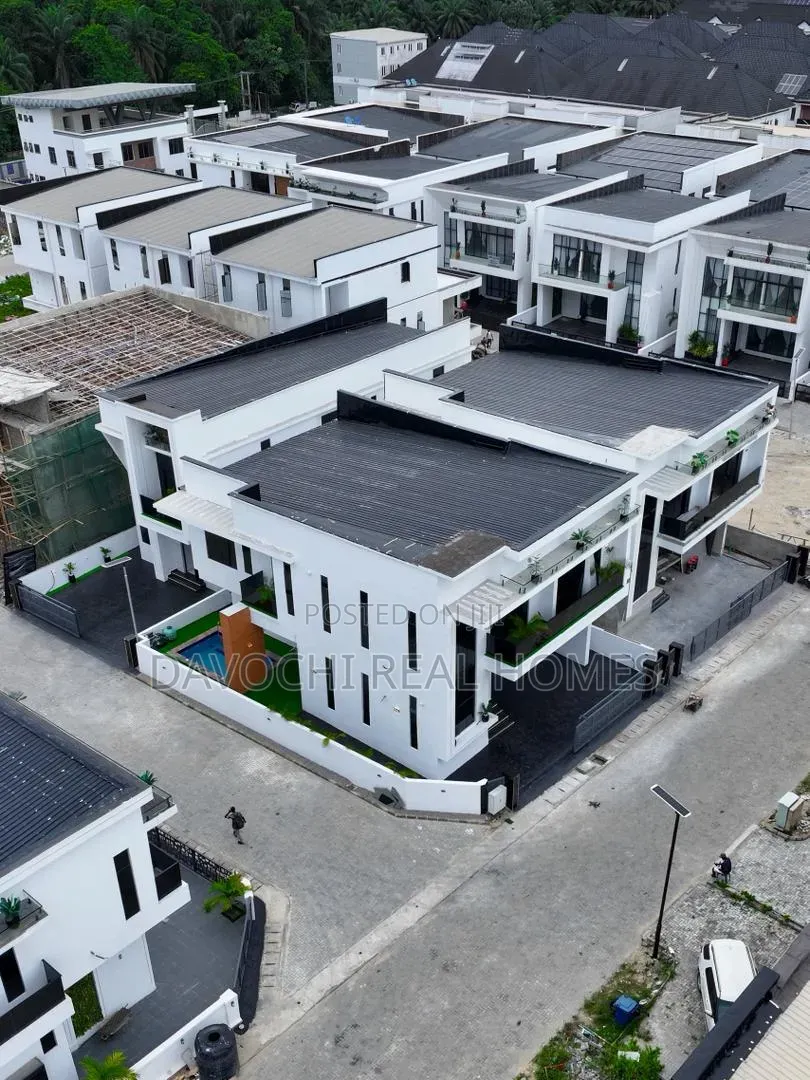 5bdrm Duplex in Chevron for sale in Chevron