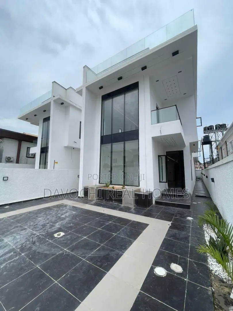5bdrm Duplex in Ikota for sale in Ikota