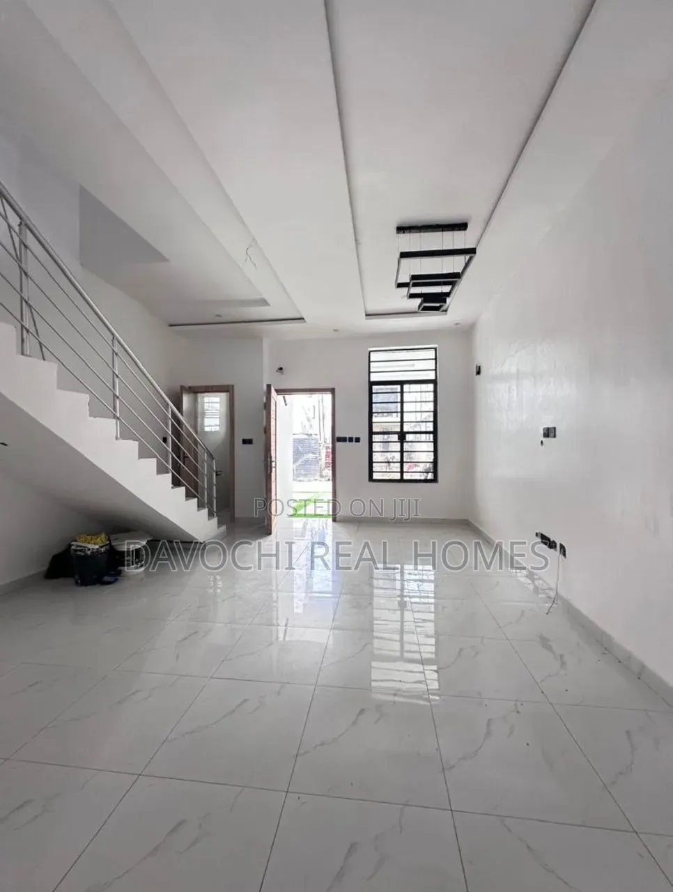 4bdrm Duplex in Chevron for sale in Chevron