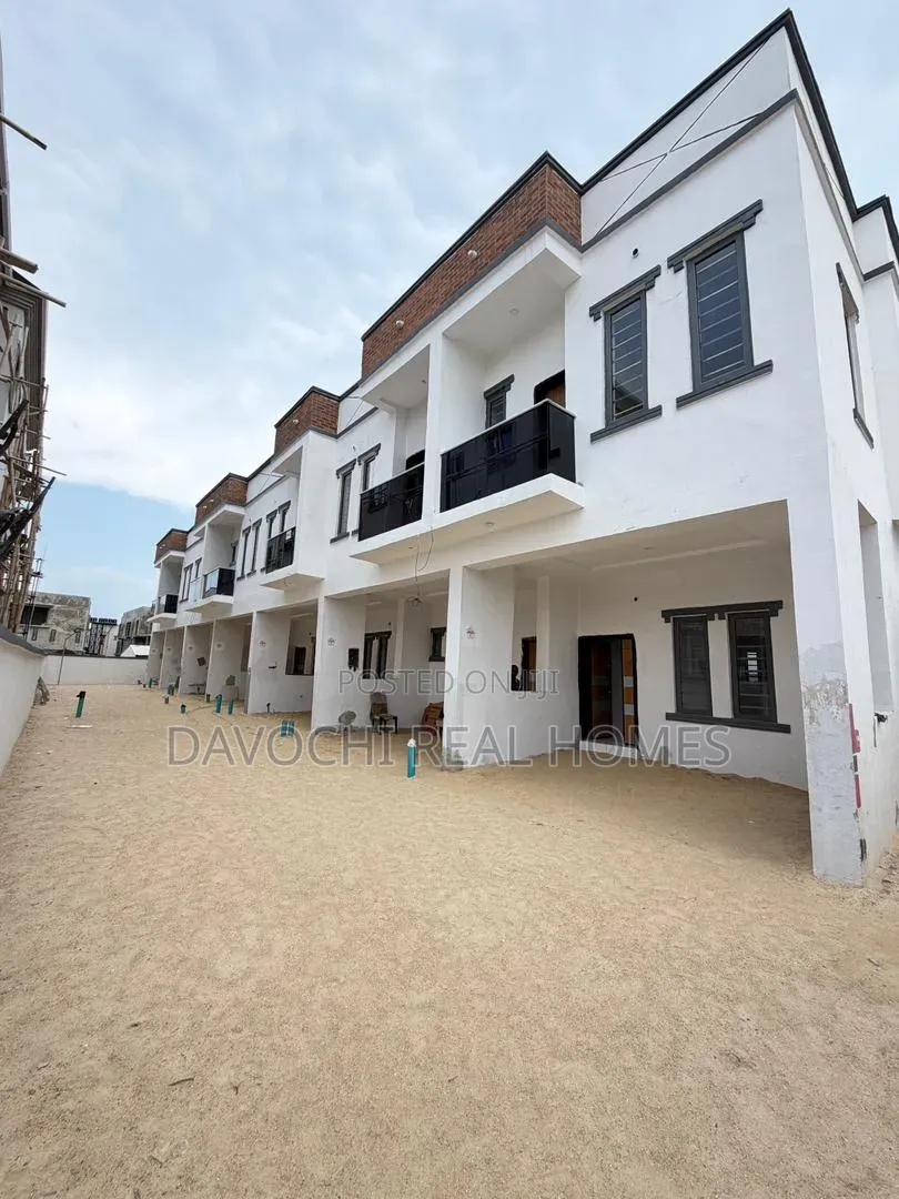 3bdrm Duplex in Ikota for sale in Ikota