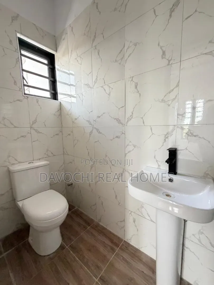3bdrm Duplex in Ikota for sale in Ikota