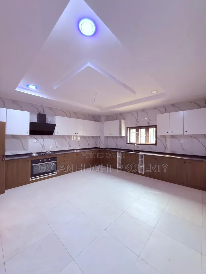 5bdrm Duplex in Mabushi for sale in Mabushi