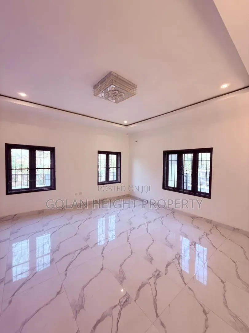 5bdrm Duplex in Mabushi for sale in Mabushi