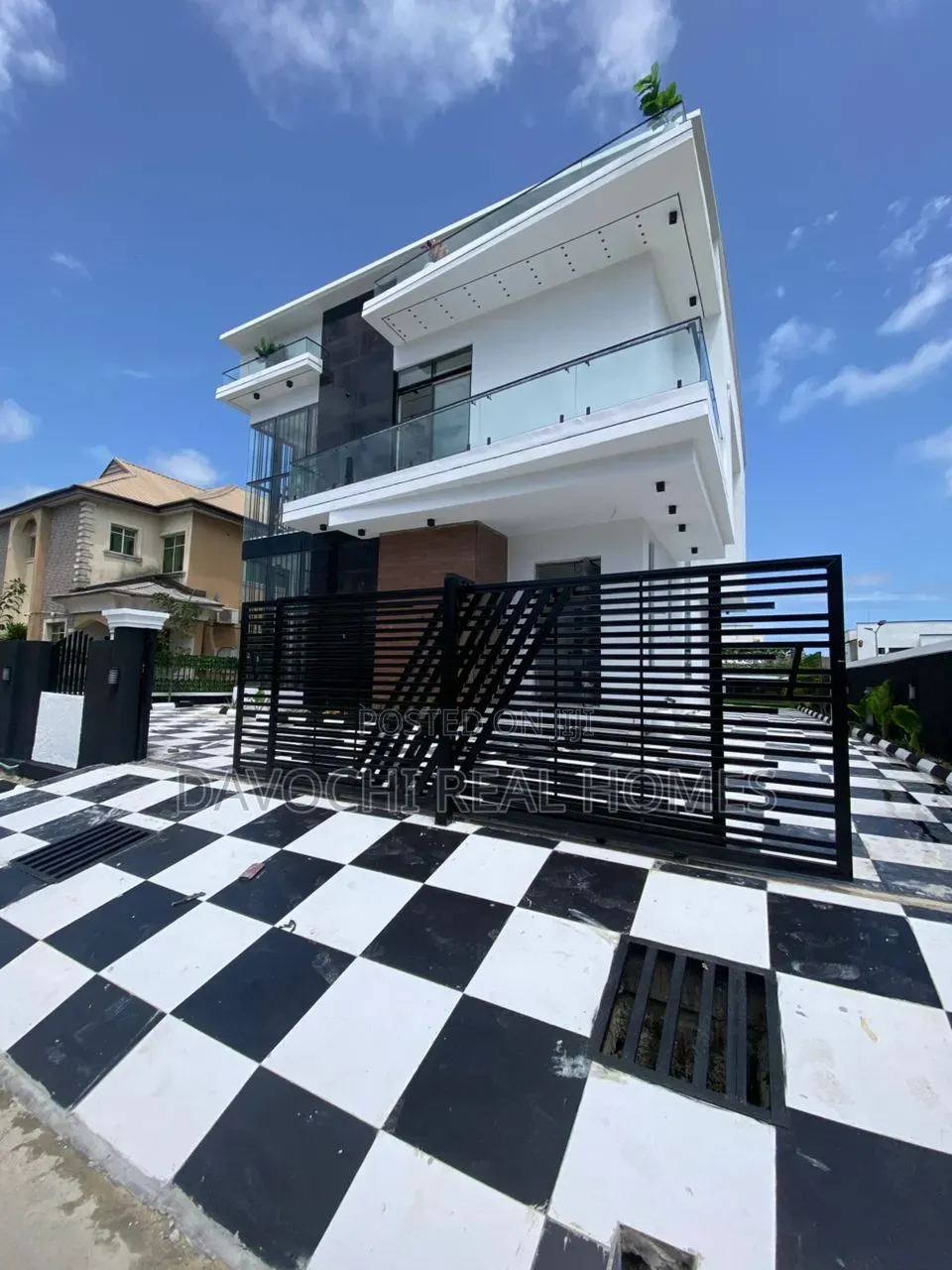 5bdrm Duplex in Sangotedo for sale in Sangotedo
