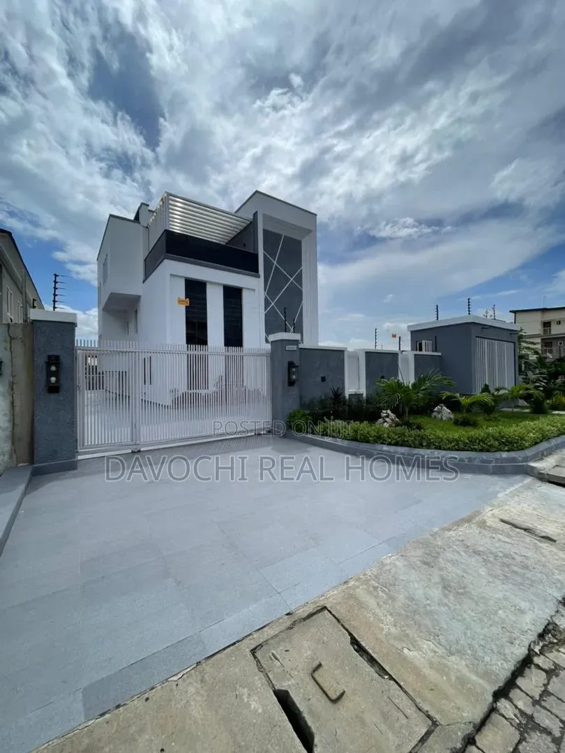 5bdrm Duplex in Lekki Phase 1 for sale in Lekki Phase 1