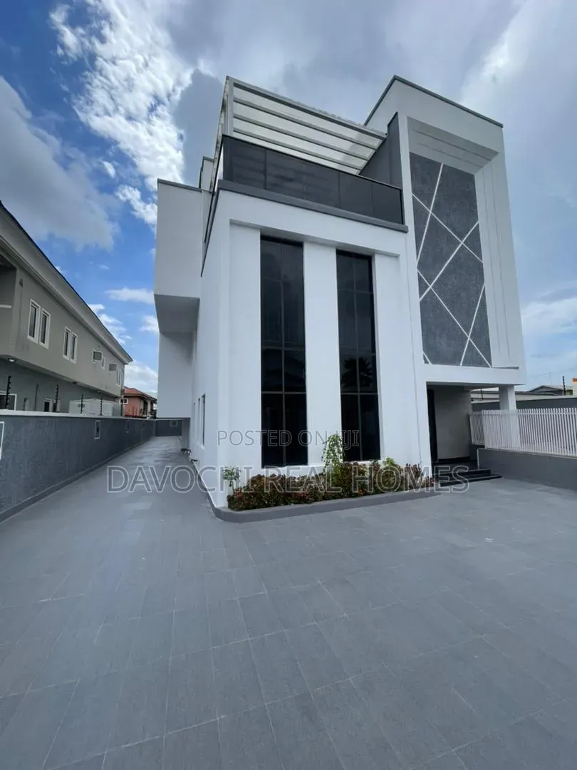 5bdrm Duplex in Lekki Phase 1 for sale in Lekki Phase 1