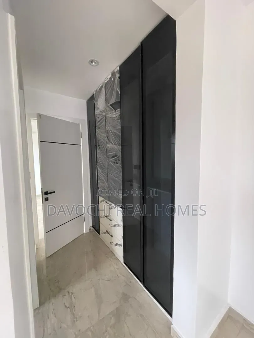 5bdrm Duplex in Lekki Phase 1 for sale in Lekki Phase 1