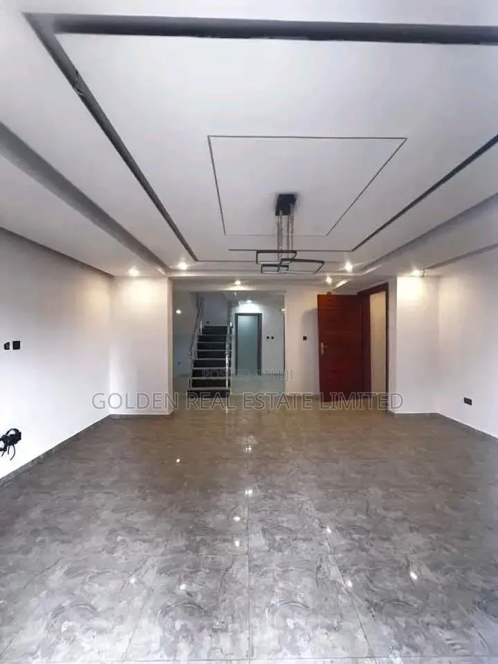 4bdrm Duplex in Ikate for sale in Ikate