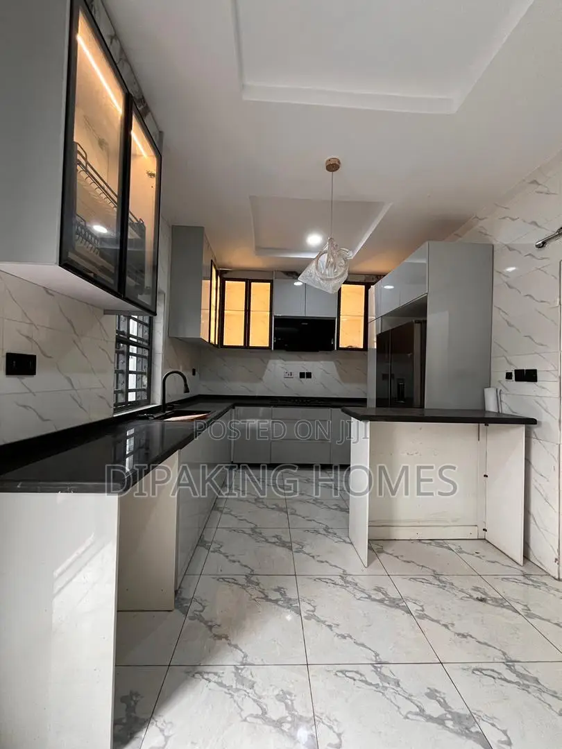 Furnished 4bdrm Duplex in Ikeja for sale in Ikeja