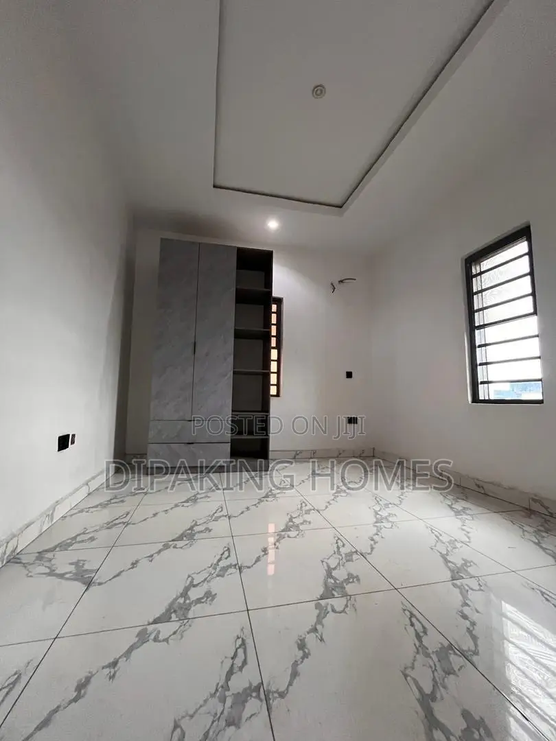 Furnished 4bdrm Duplex in Ikeja for sale in Ikeja