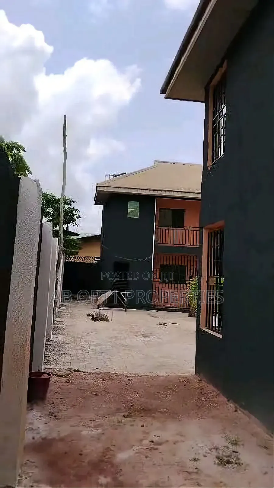 29 Rooms Hostel at Ugbowo, Uniben Axis for Sale in Benin City
