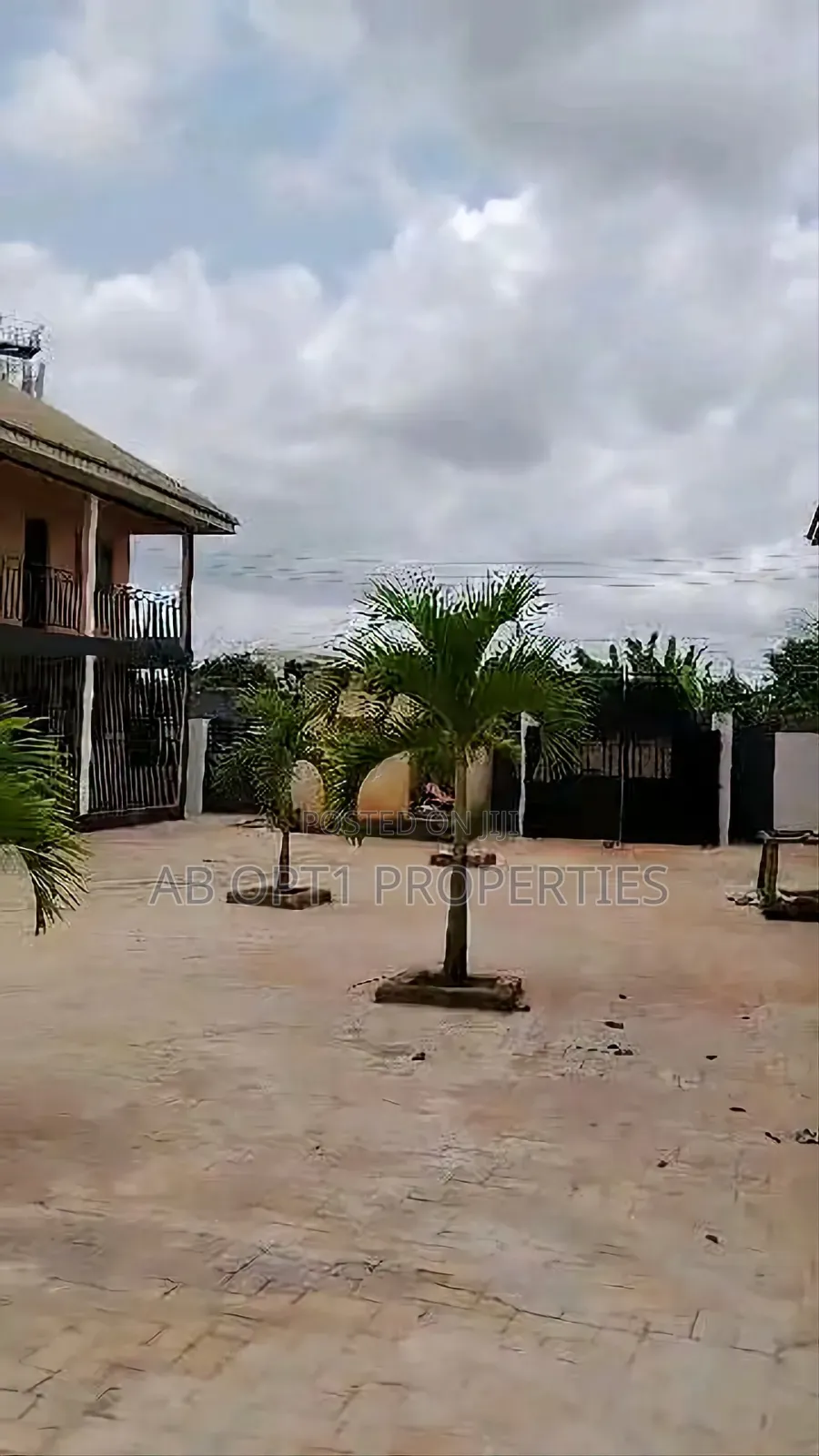 29 Rooms Hostel at Ugbowo, Uniben Axis for Sale in Benin City