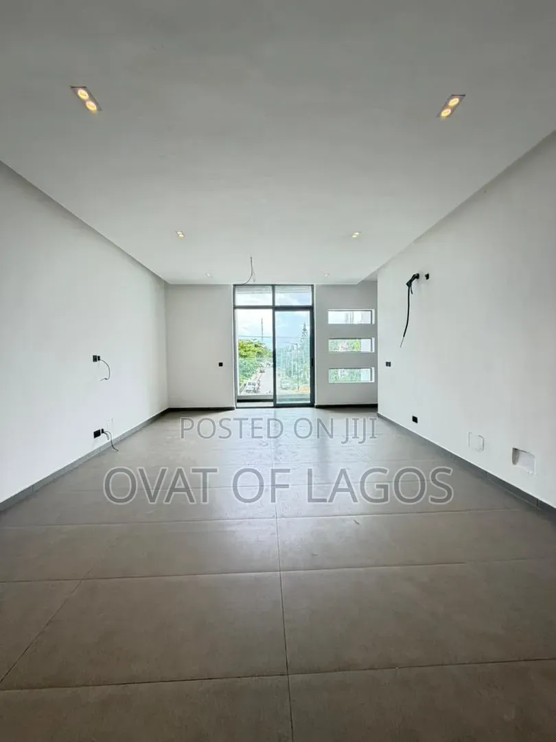4bdrm Duplex in Lekki Phase 1 for sale in Lekki Phase 1