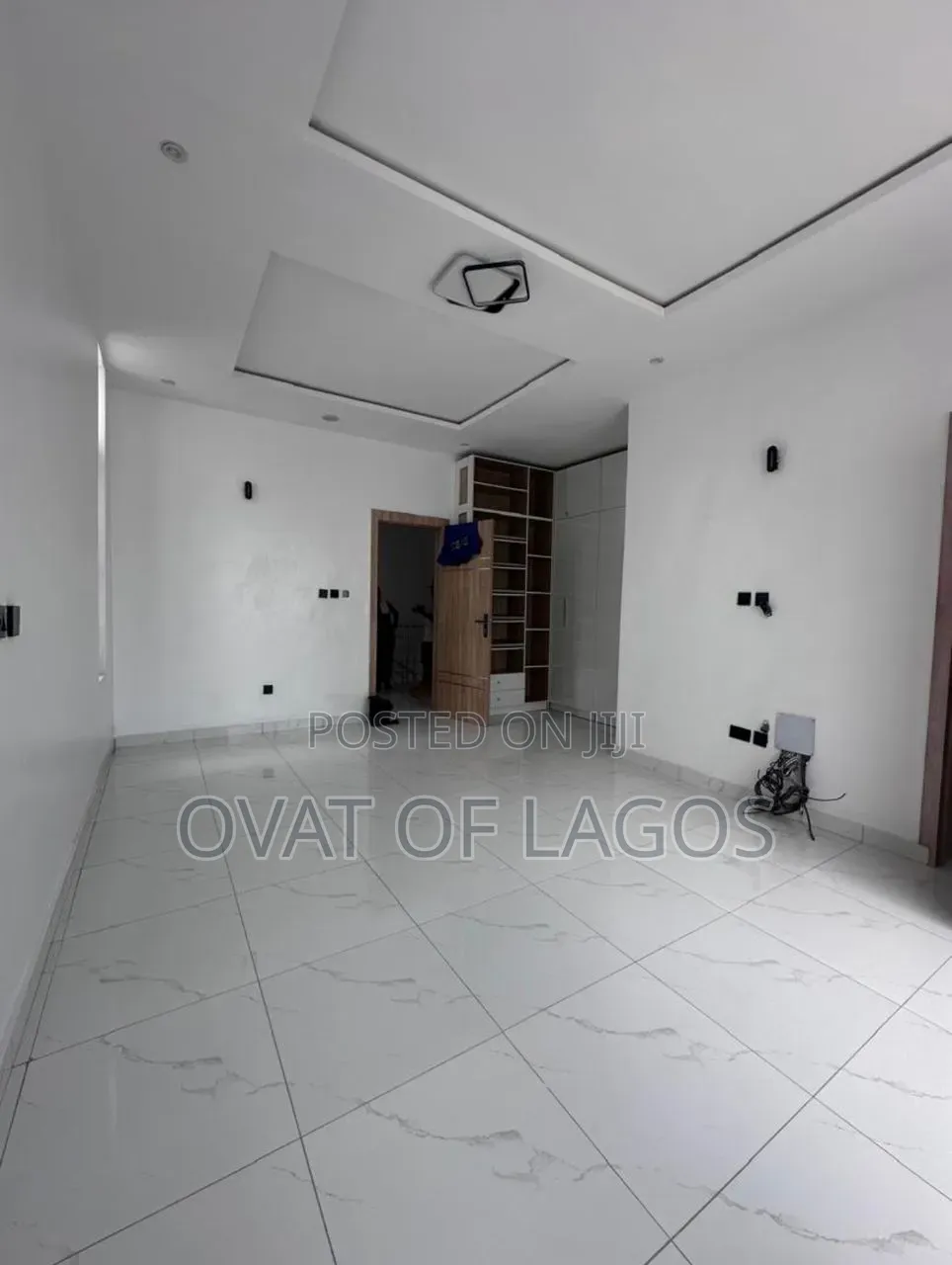 4bdrm Duplex in Chevron for sale in Chevron