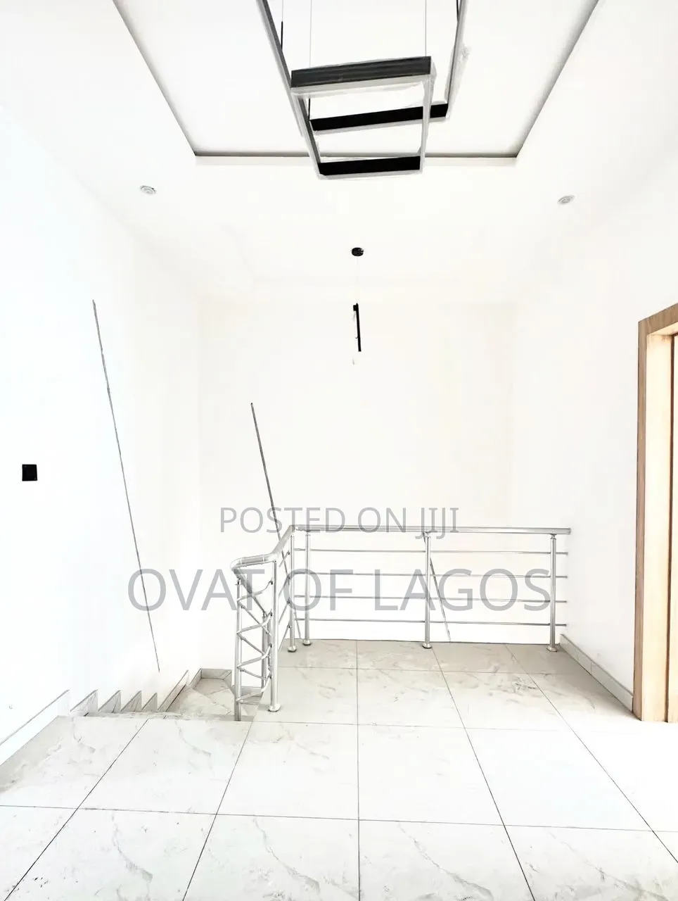 4bdrm Duplex in Chevron for sale in Chevron