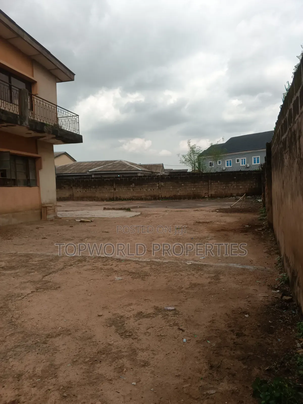 3bdrm Block of Flats in New Oko Oba Ifako for sale in New Oko Oba