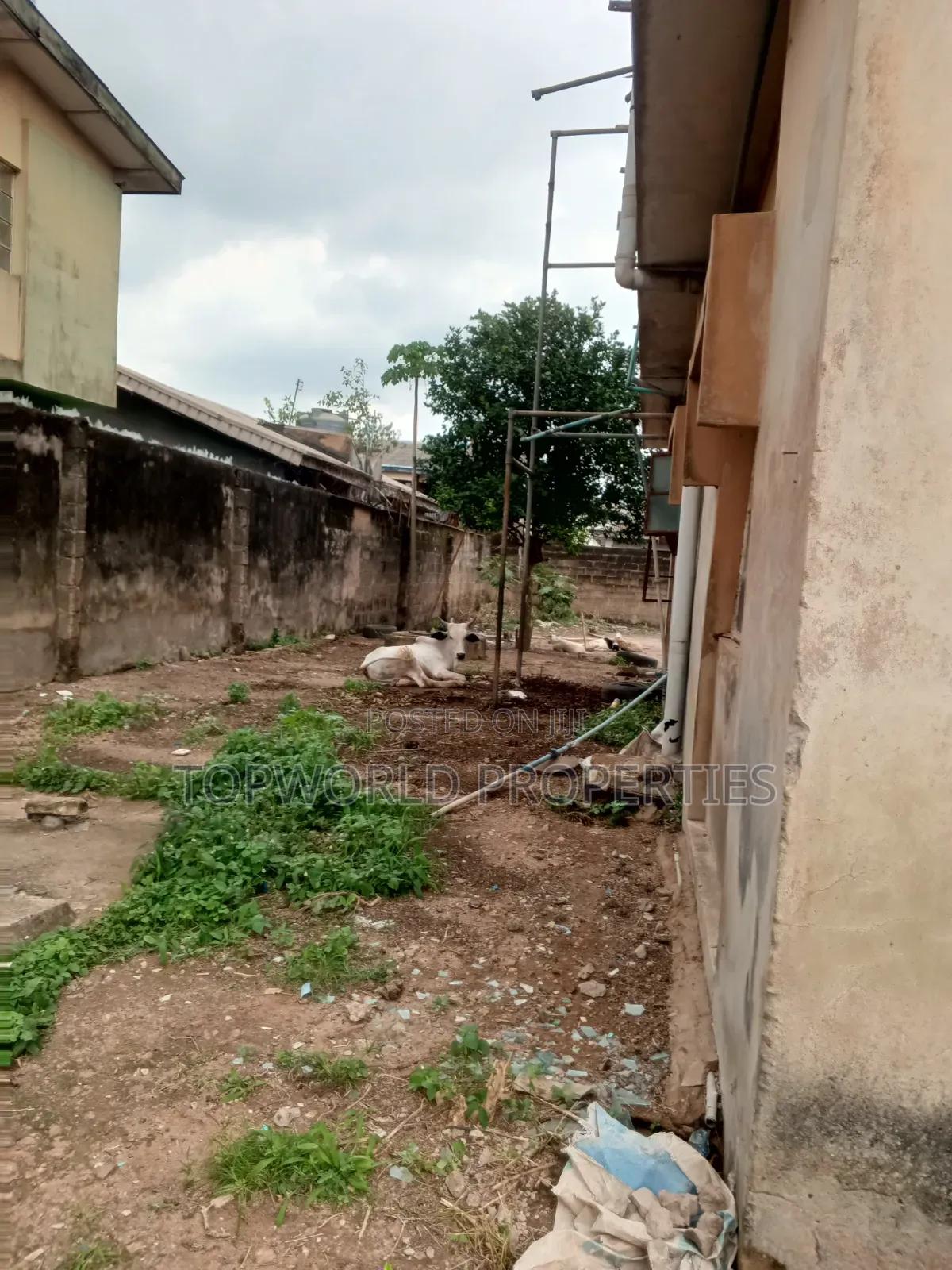 3bdrm Block of Flats in New Oko Oba Ifako for sale in New Oko Oba