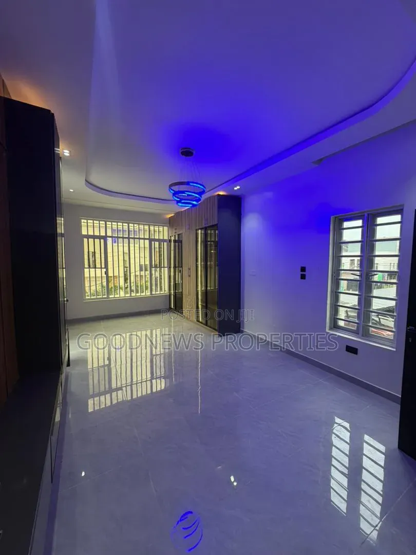 4bdrm Duplex in Osapa London for sale in Osapa london