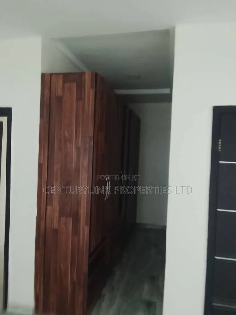 5bdrm Duplex in Chevron Drive, Lekki for sale in Chevron
