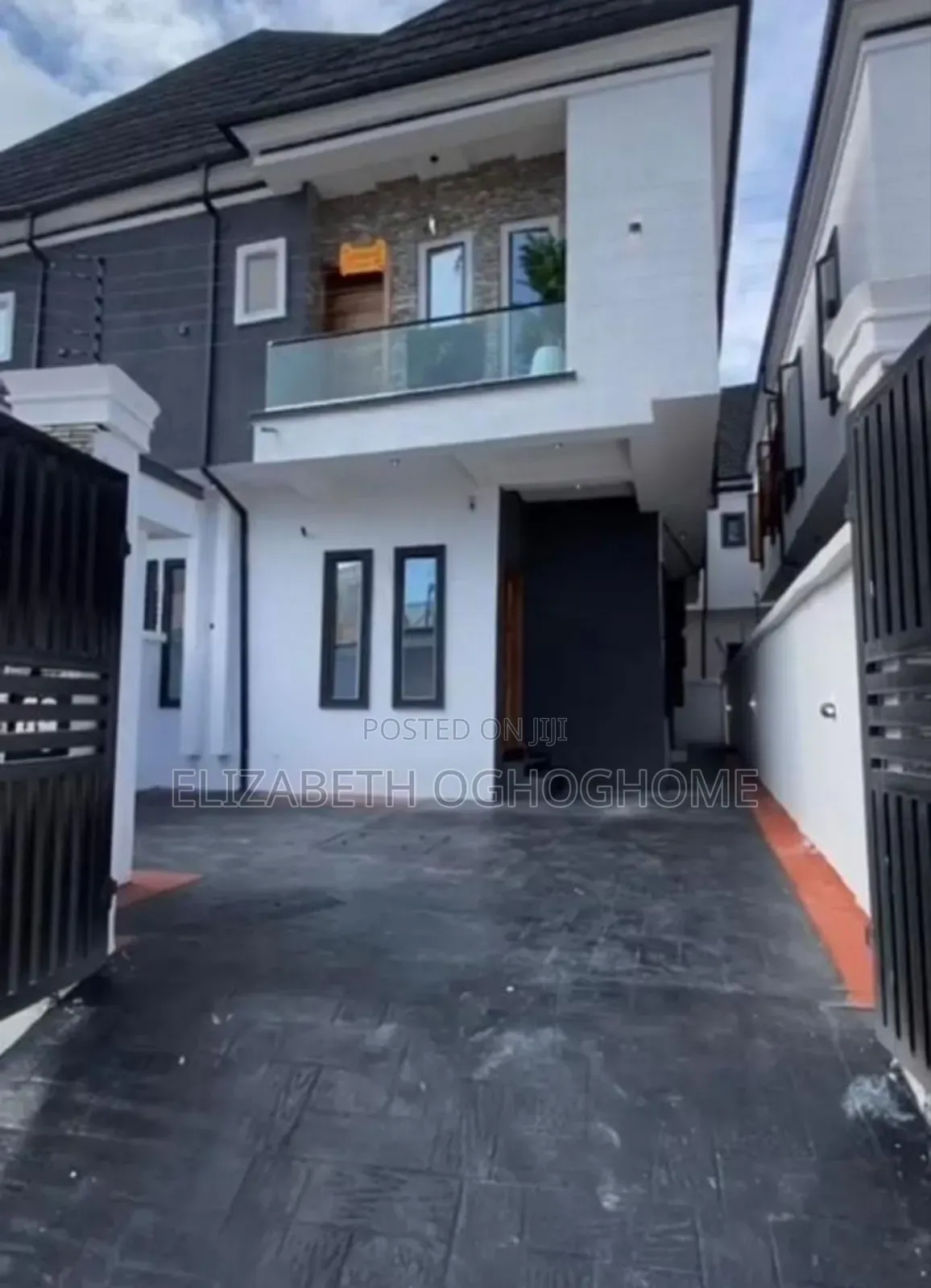 4bdrm Duplex in Ikota for sale in Ikota