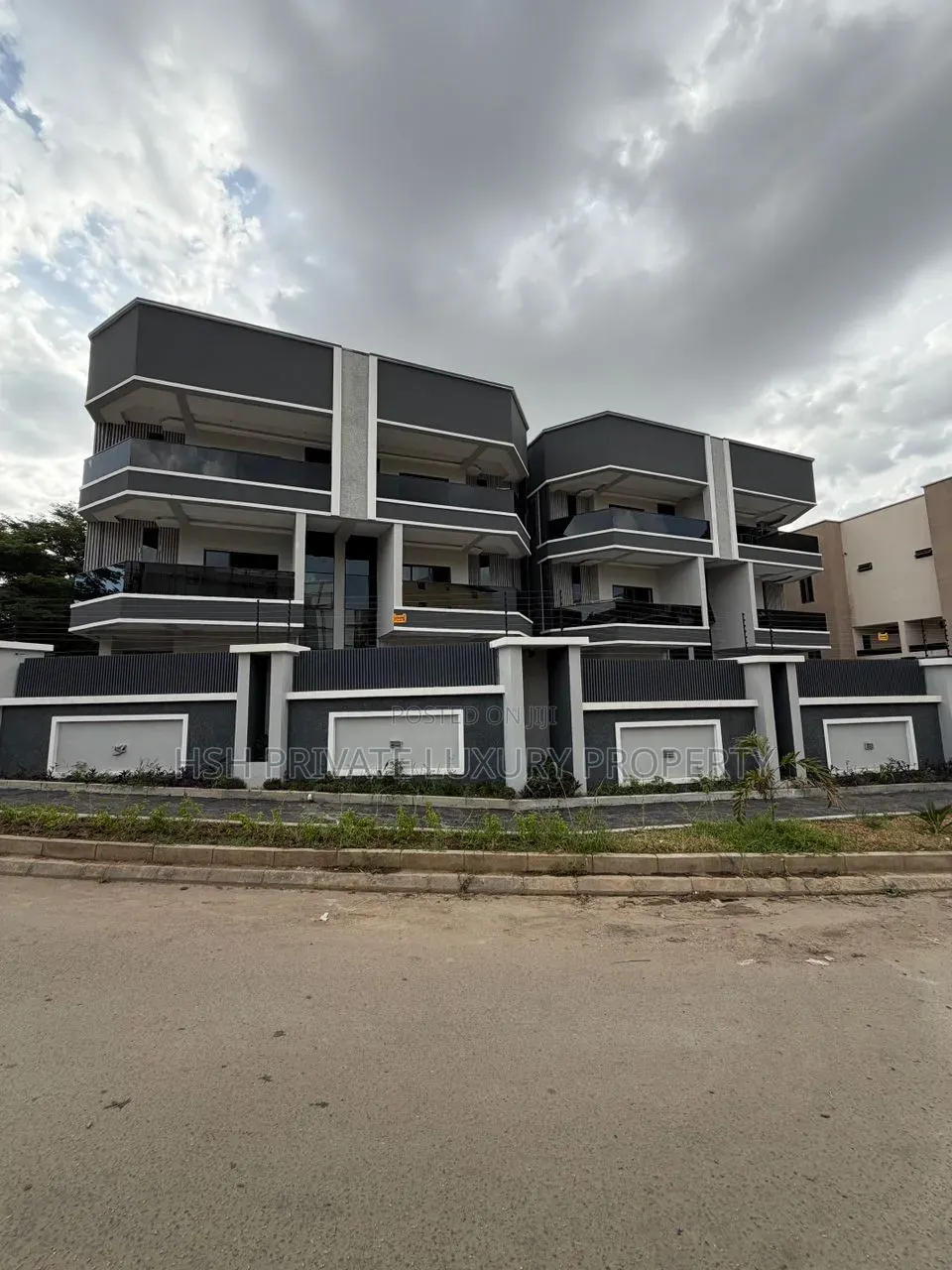 Furnished 4bdrm Duplex in Utako for sale in Utako