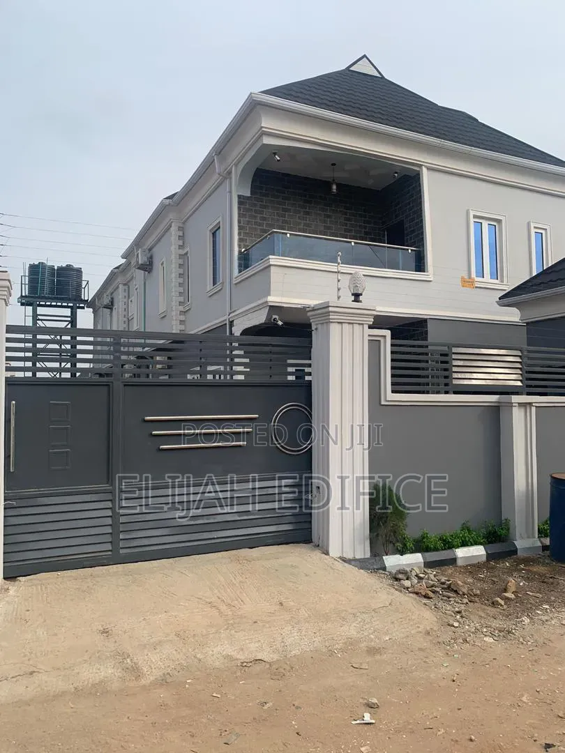 Furnished Mini Flat in Odogunyan, Ikorodu Garage for rent in Ikorodu Garage
